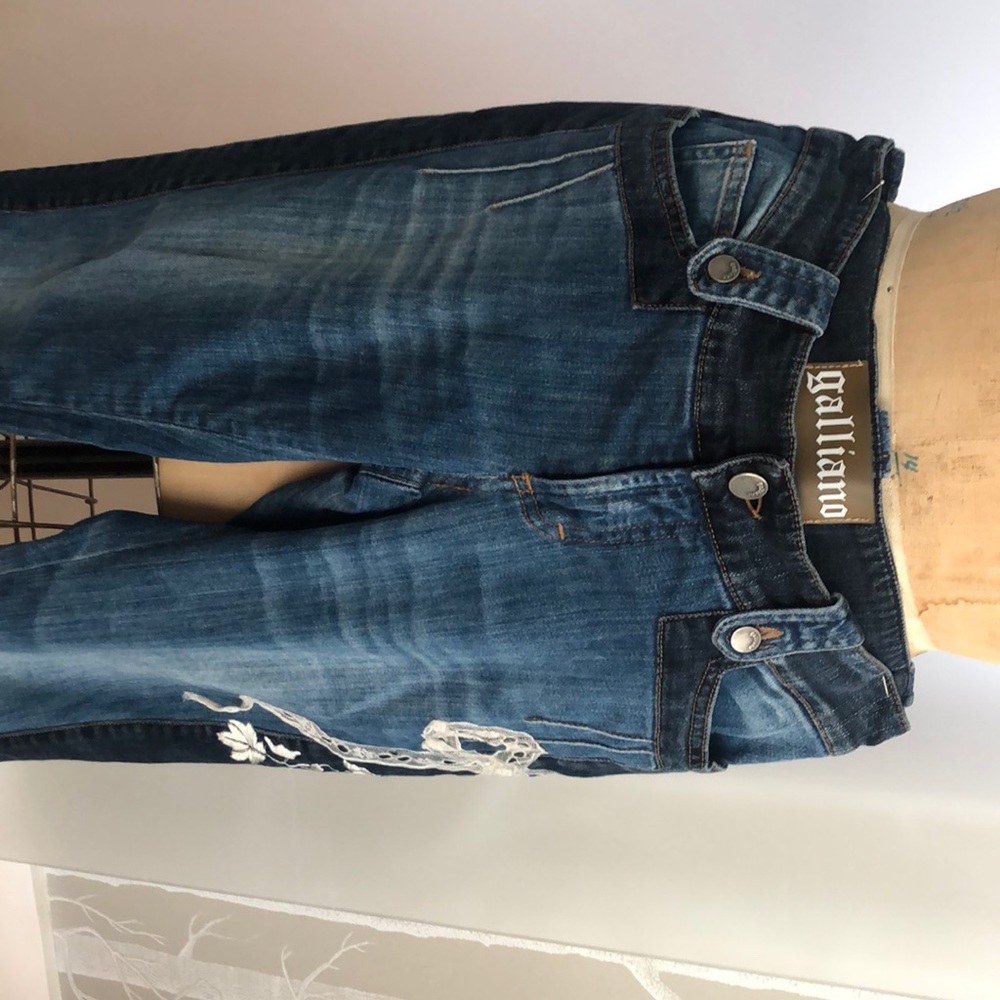 Jeans - Picture 2 of 4